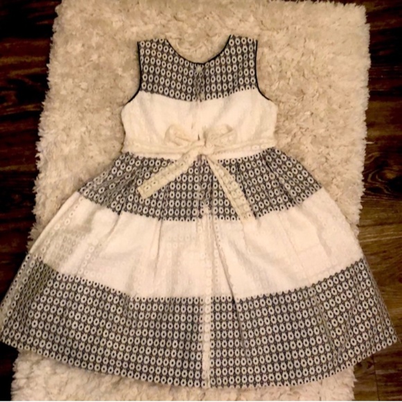 Girls party dress - Picture 3 of 7